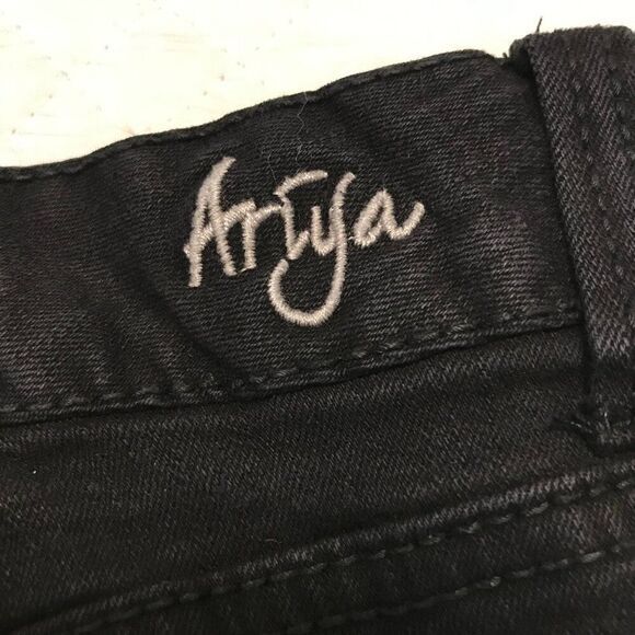 Artya‎ Jeans black cut off jean shorts size 15/16 - Picture 5 of 6